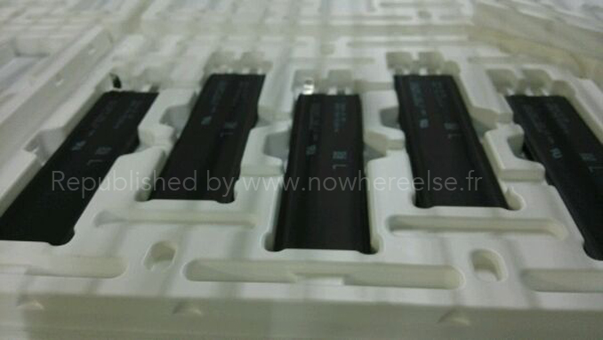 photo of Alleged iPhone 6 Batteries Photographed in Production Tray image