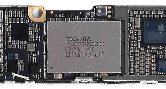 photo of 4.7-Inch iPhone 6 Logic Board Shown With 16 GB Flash Storage image