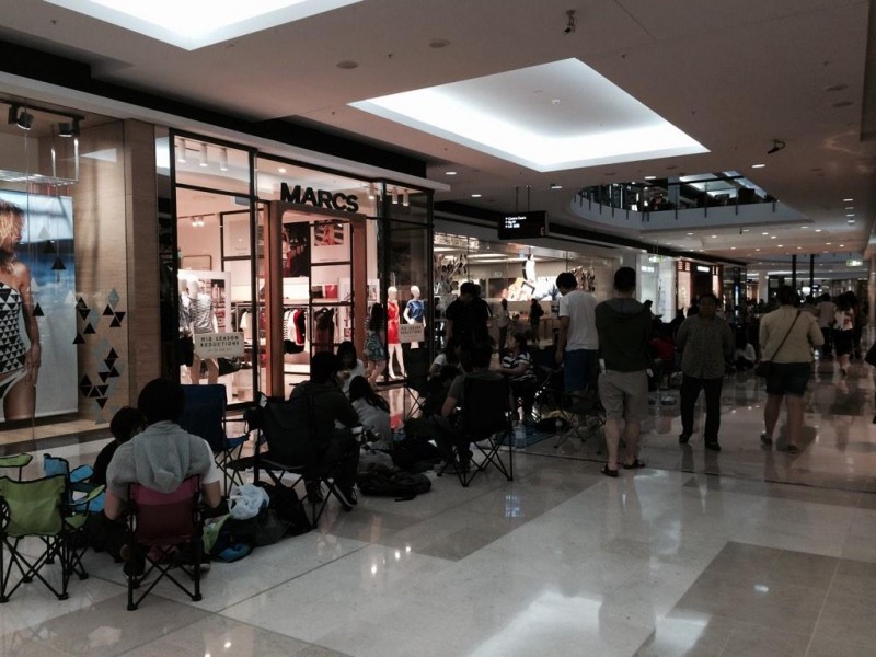 photo of Long Lines Forming for iPhone 6 and 6 Plus Launch in Australia image