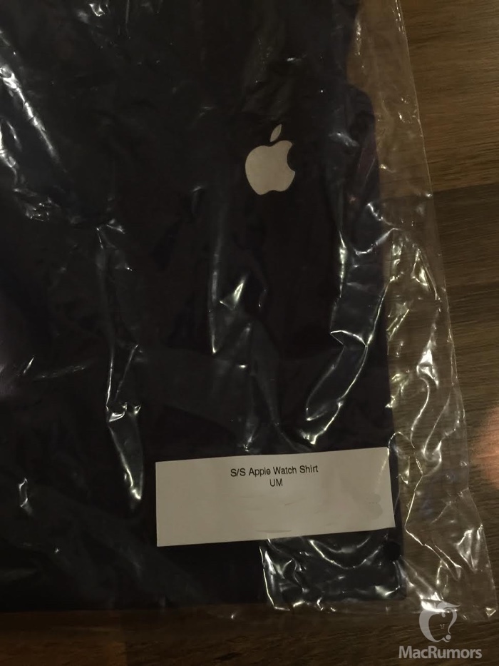 apple_watch_shirt_bag" width="700" height="933" class="aligncenter size-full wp-image-444900