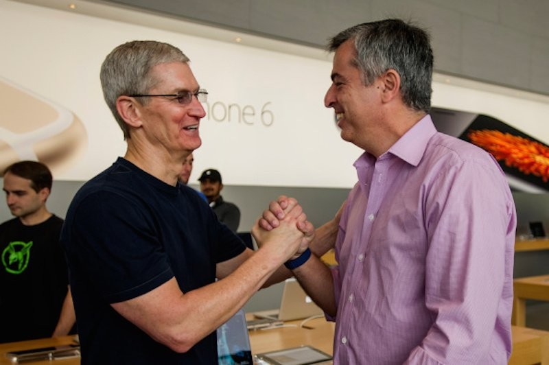 photo of Tim Cook and Eddy Cue Receive Combined $94 Million in Apple Stock image