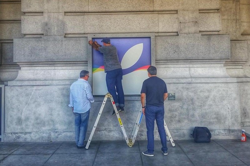 Bill Graham Civic Auditorium Being Decorated for iPhone Event