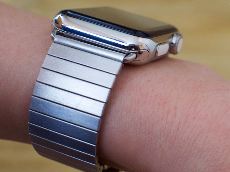 stainless steel band on aluminum apple watch