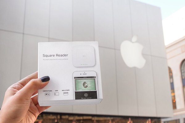 photo of Apple Now Selling Square's New NFC Reader for Apple Pay and Contactless Payments image