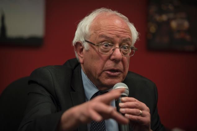 Bernie Sanders Wishes Apple Would