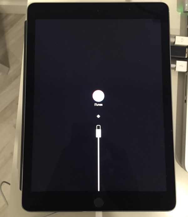 photo of Apple Pulls iOS 9.3.2 Update for 9.7-Inch iPad Pro After Bricking Complaints image
