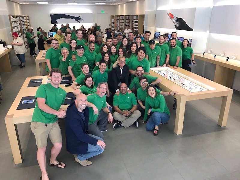 photo of Apple Store Employees to Celebrate Earth Day With Green Shirts Starting This Week image