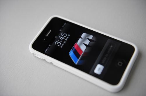 iphone 4 white bumper. iPhone 4 accessory