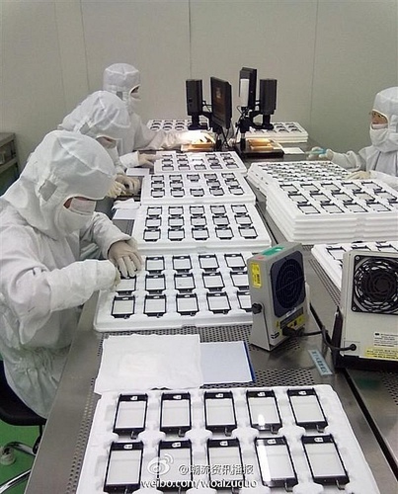 Photo of Possible iPhone 5 Display Assembly Production Surfaces - MacRumors