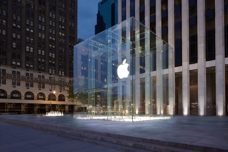 fifthavenue_hero_2x.jpg Fifth Avenue Retail Store