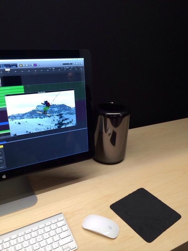Photo New Mac Pro Arriving at Apple Retail Stores [Fake