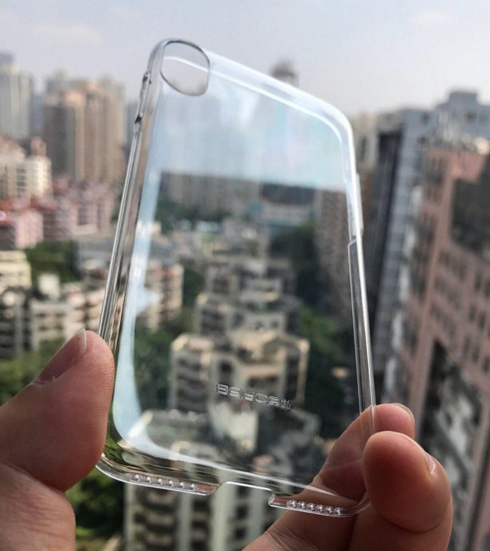 photo of Early 'iPhone 8' Case Has Vertical Camera Cutout, Suggests Front-Facing Touch ID image