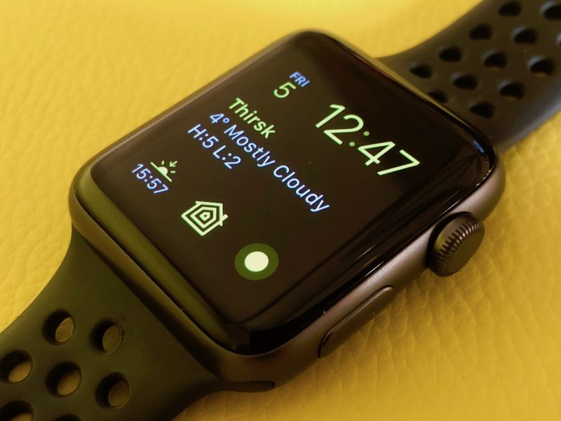 How To Get More Battery Life Out Of Your Apple Watch Macrumors - for this reason you might want to consider using a more minimalist watch face and disabling any complications you don t need to see every time you raise