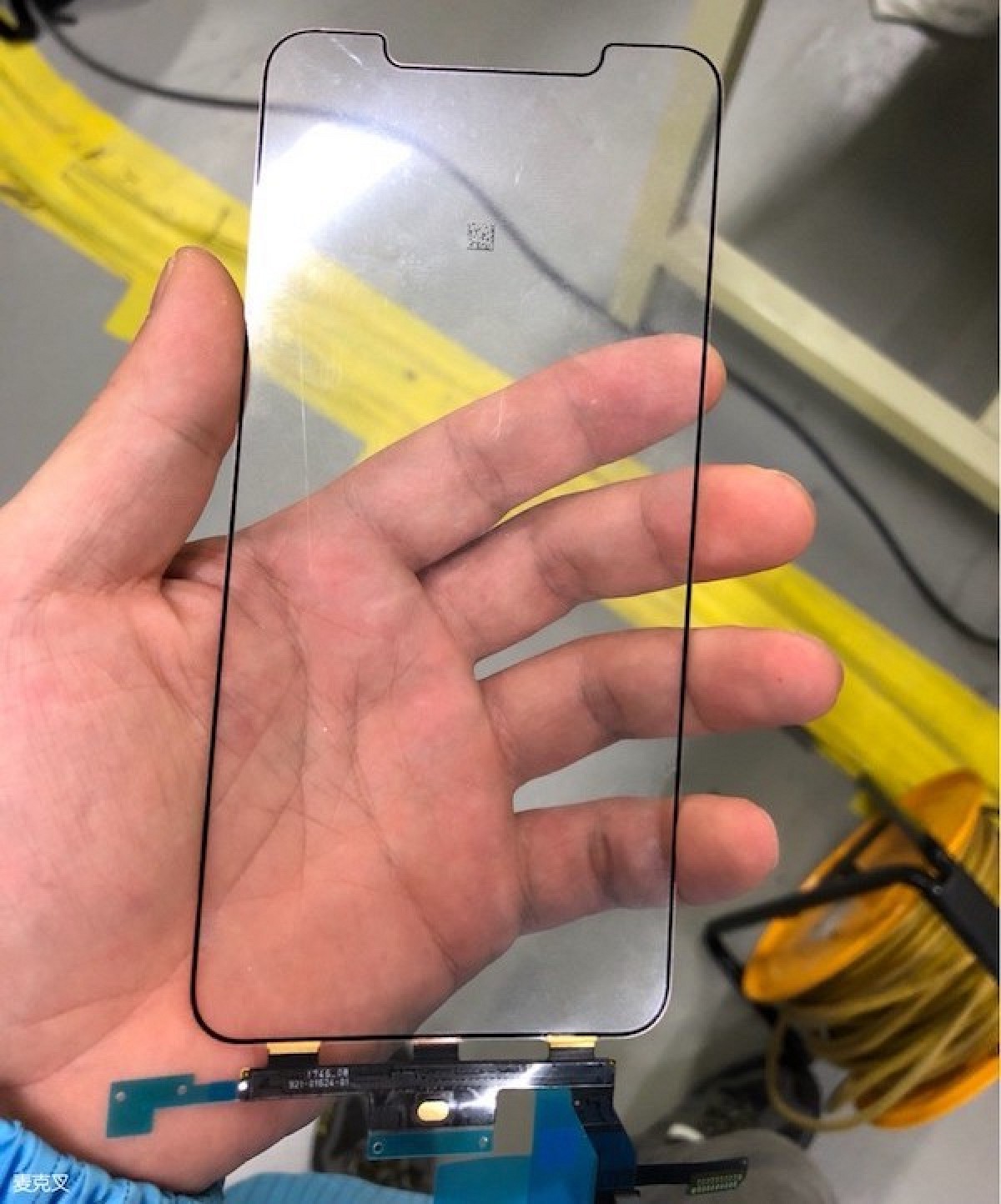 photo of Claimed 'iPhone X Plus' Displays and Digitizers Shown in Leaked Photos image