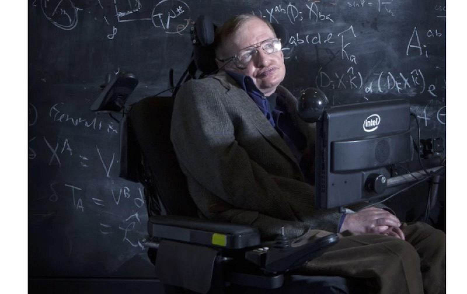 photo of Apple CEO Tim Cook Commemorates the Life of Stephen Hawking image