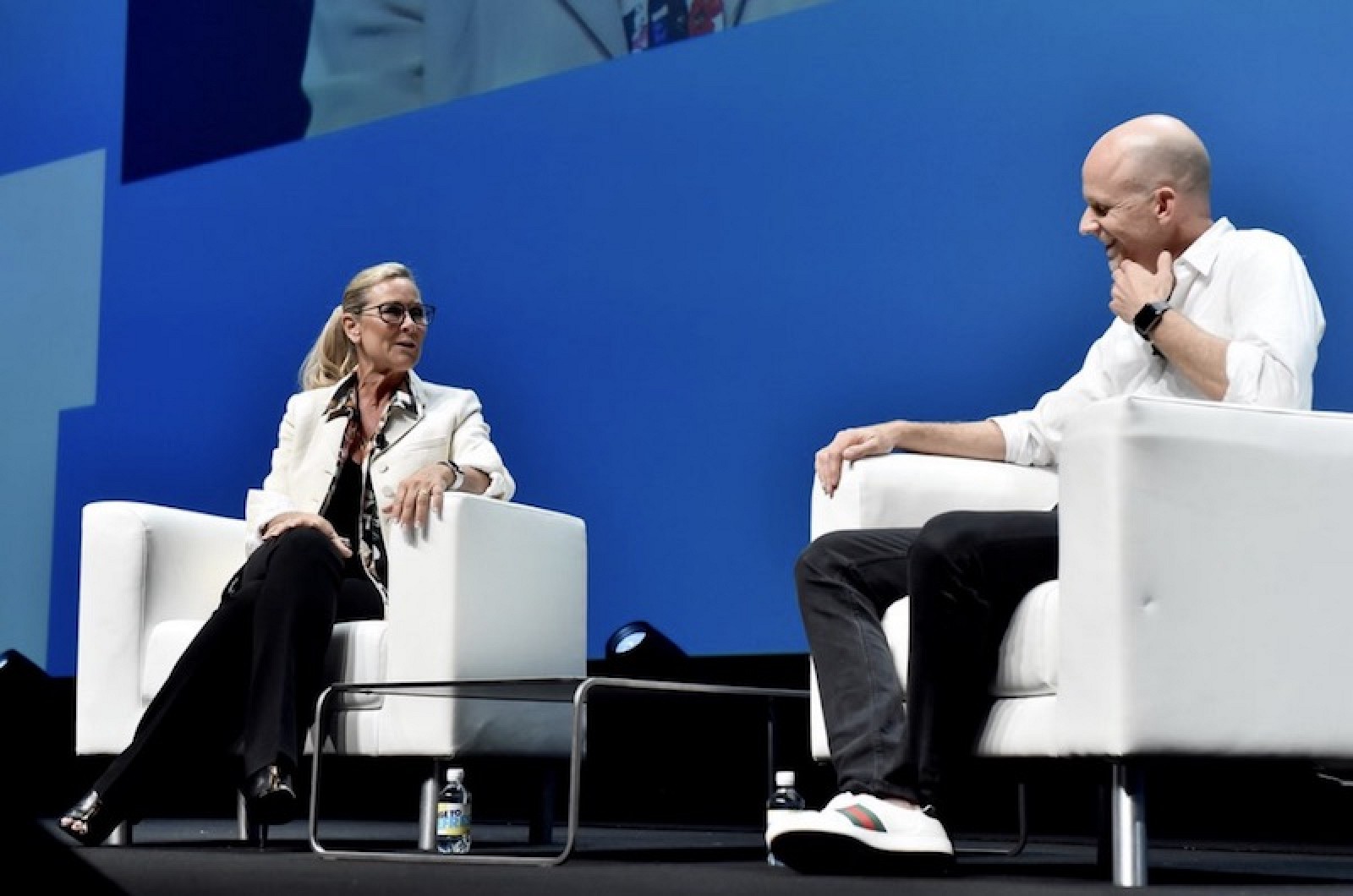 photo of Angela Ahrendts Talks Apple Retail in New Interview: 'Retail is Not Dying, But it Has to Evolve' image