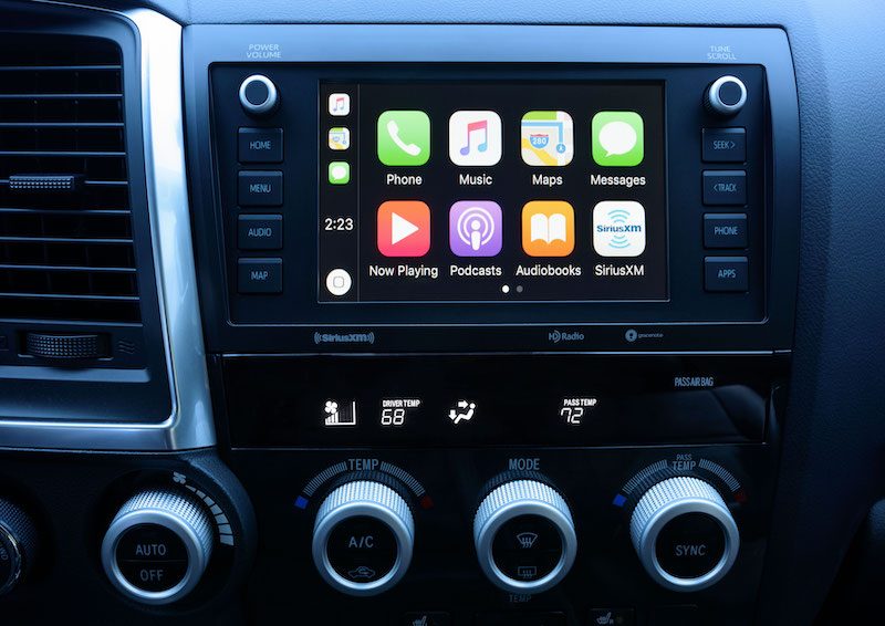 2020 toyota sequoia carplay 800x566