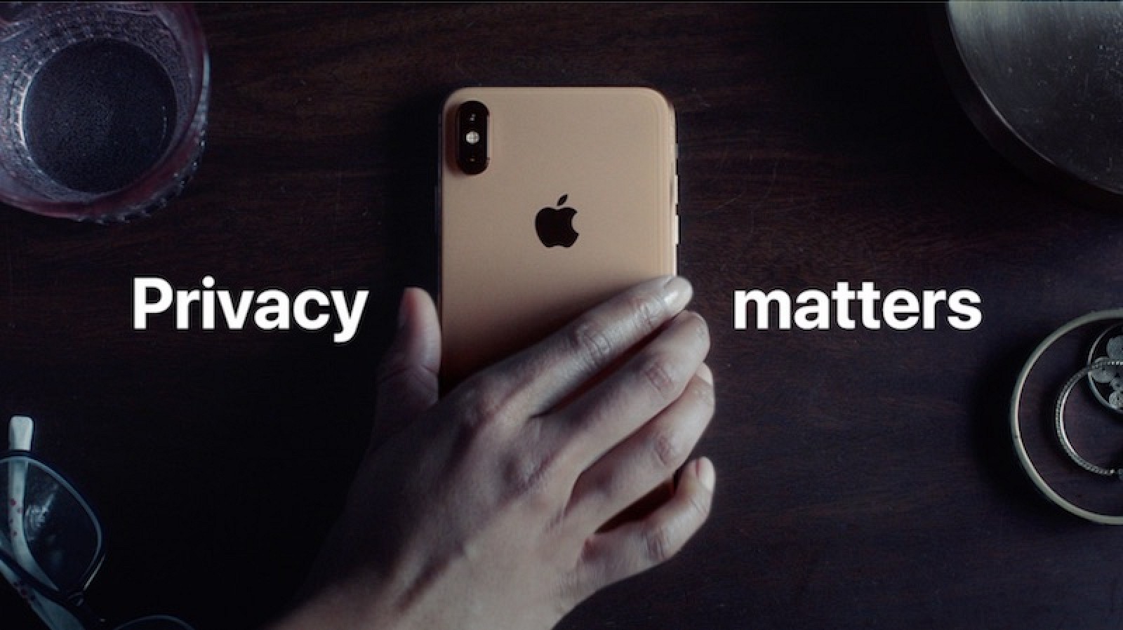 photo of Apple Says 'Privacy Matters' in Humorous New iPhone Ad image