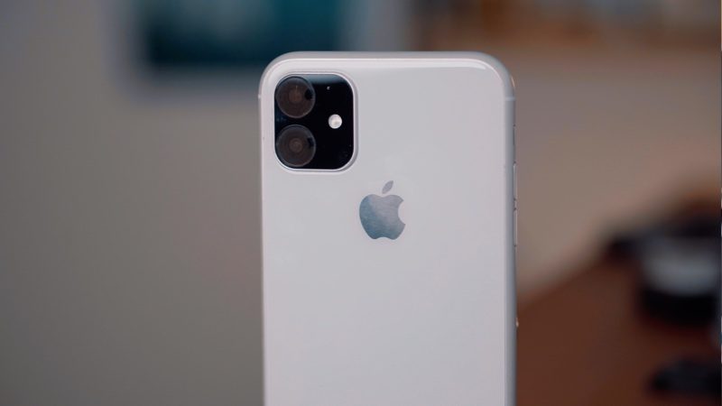 What to Expect From the 2019 iPhones: Hands-On With Dummy Models