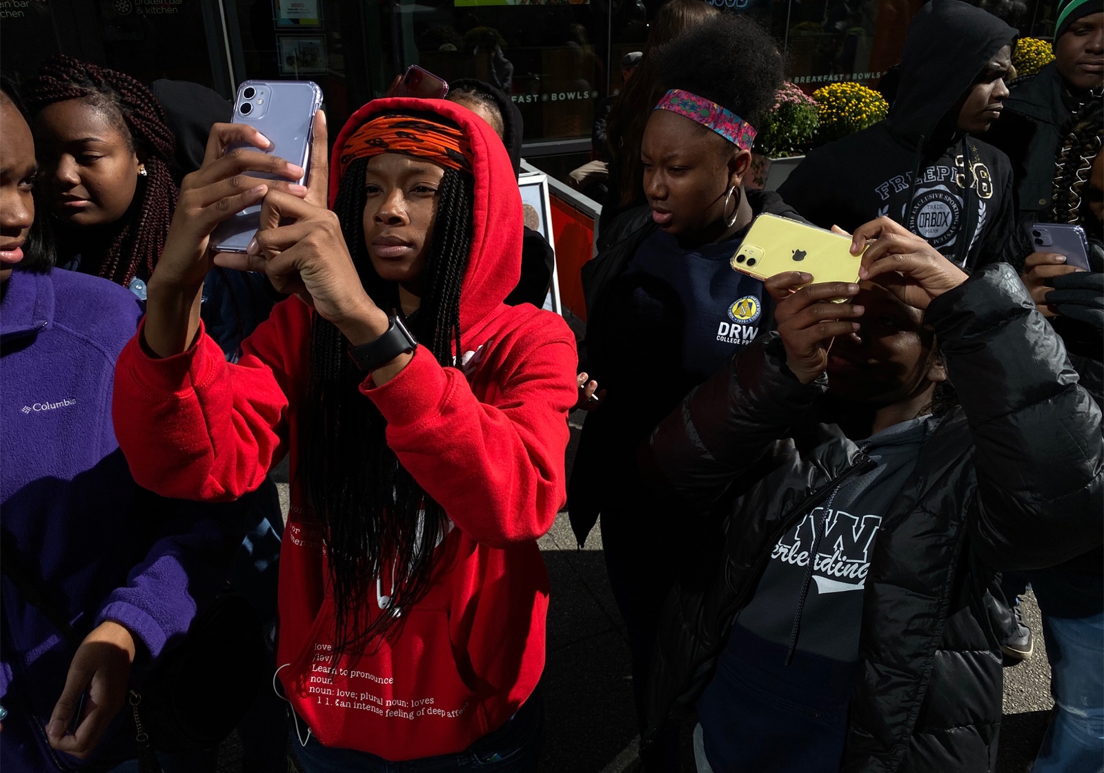 Apple Teams Up With 100cameras to Teach Chicago Students iPhone Photography Using iPhone 11
